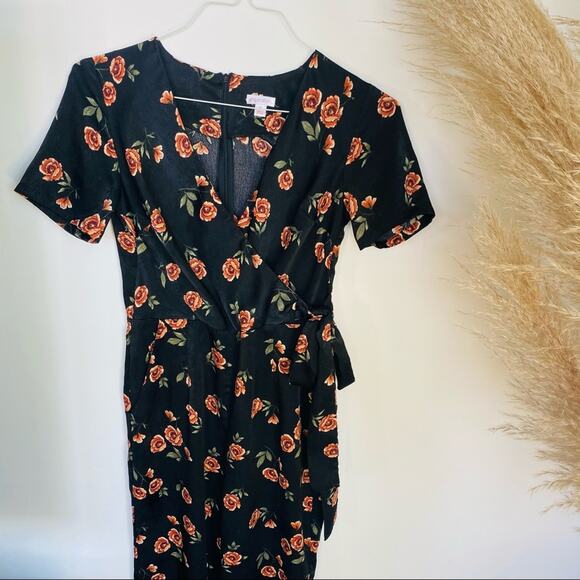 XHILARATION Black Peach Floral Satin Silky Tie Wrap Wide Leg VNeck Jumpsuit XS - Picture 3 of 10